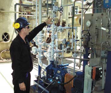 A field inspection should provide information on the lube oil system conditions and the mechanical condition of the machine. A field inspection should provide information on the lube oil system conditions and the mechanical condition of the machine.