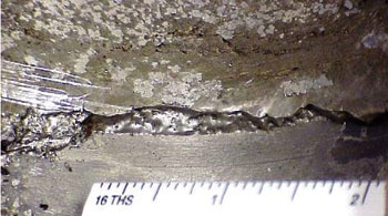 Figure 6. Melted Babbitt and material redeposition
