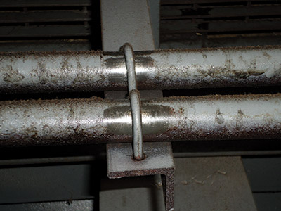 U-bolts should not be&nbsp;employed to clamp pipes.