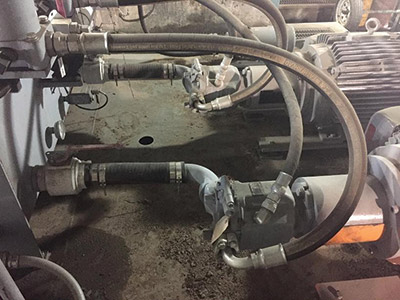 Hoses should be installed at the&nbsp;pump outlet prior to entering&nbsp;the manifold or main header.