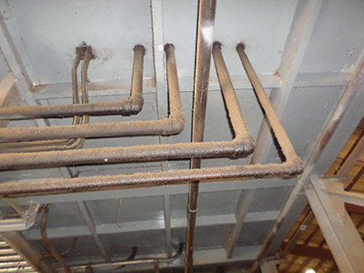 The use of 90-degree fittings in piping and tubing&nbsp;should be avoided when plumbing a system.