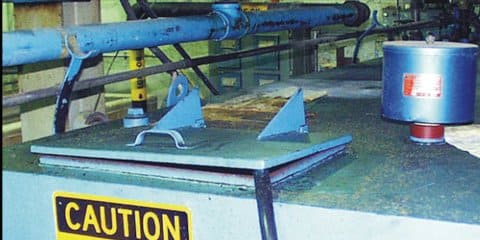 This headspace breather is installed but not being used. Air has easier access to the tank headspace through the hatch, which is propped open by the hose. Inspection must verify that all ​ingression sources are battened down tightly and can effectively exclude the entry of particles, moisture and other contaminants.